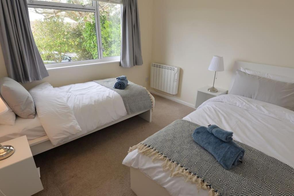 3-Bedroom Bungalow With Parking, Goldsithney, Penzance, Cornwall Perranuthnoe Екстериор снимка