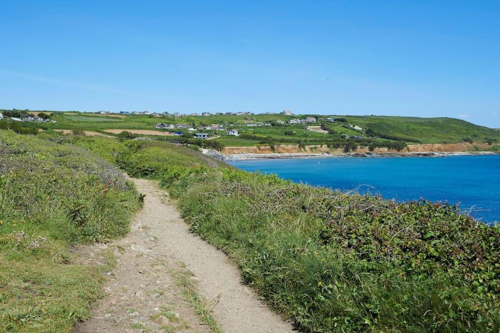 3-Bedroom Bungalow With Parking, Goldsithney, Penzance, Cornwall Perranuthnoe Екстериор снимка